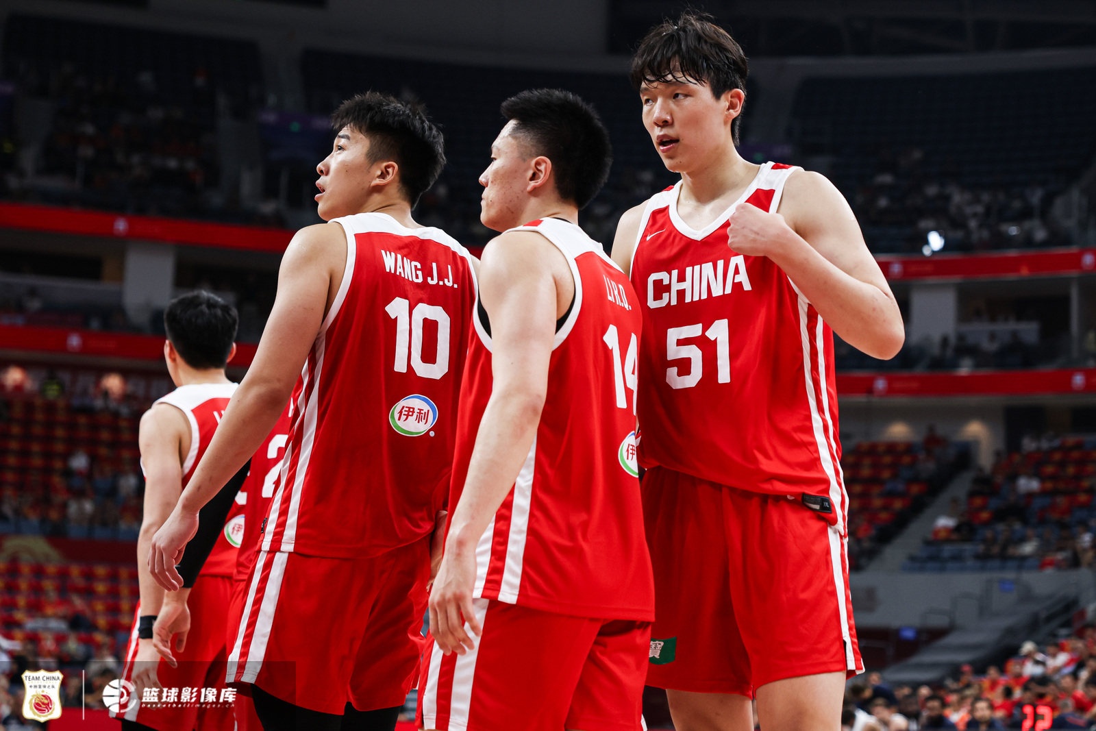 7分8篮板难掩战术梗阻，杨瀚森蓝领化或为破局关键