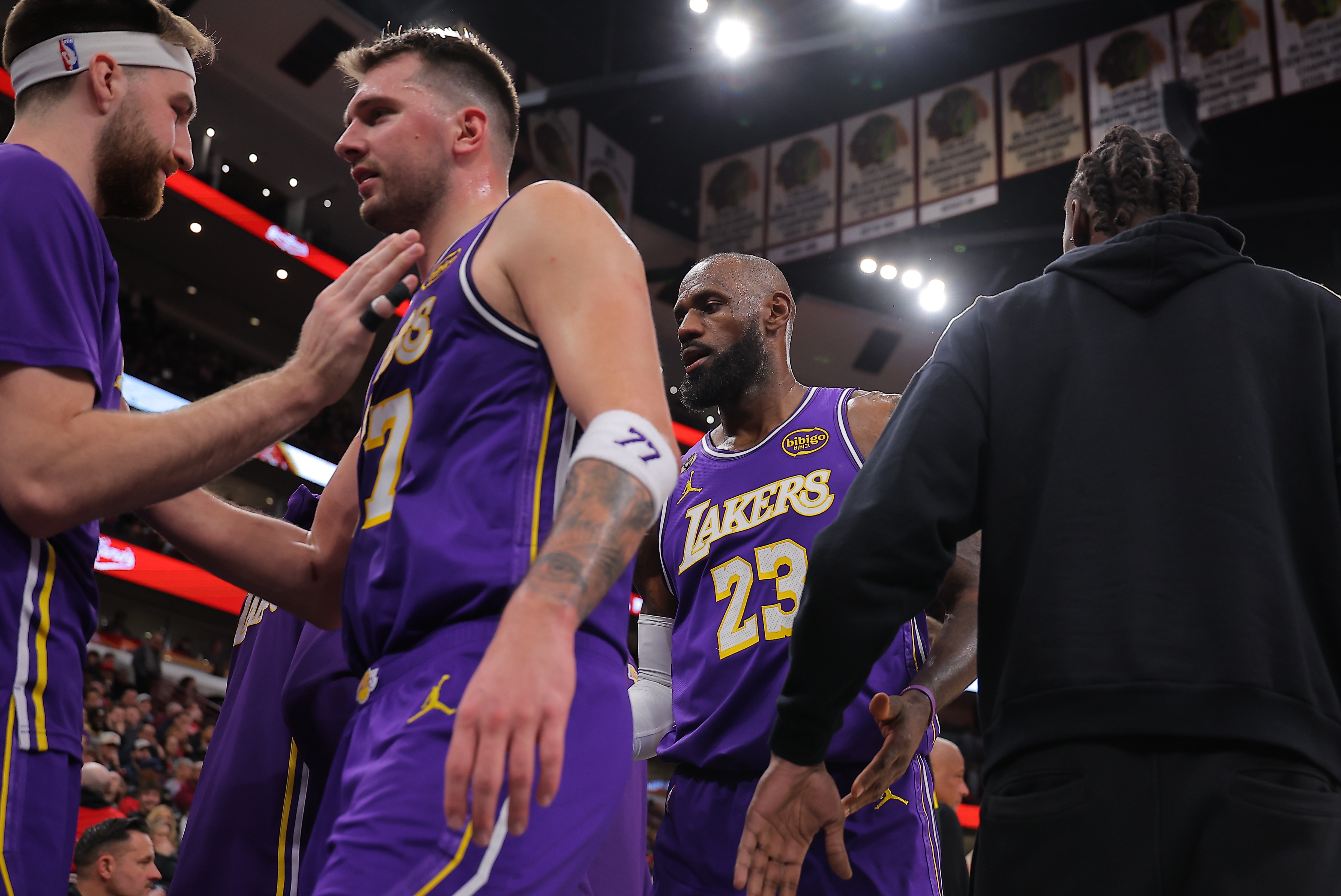 ESPN曝湖人曾计划甩掉詹姆斯,后者先发制人离队 ESPN曝湖人曾计划甩掉詹姆斯,后者先发制人离队