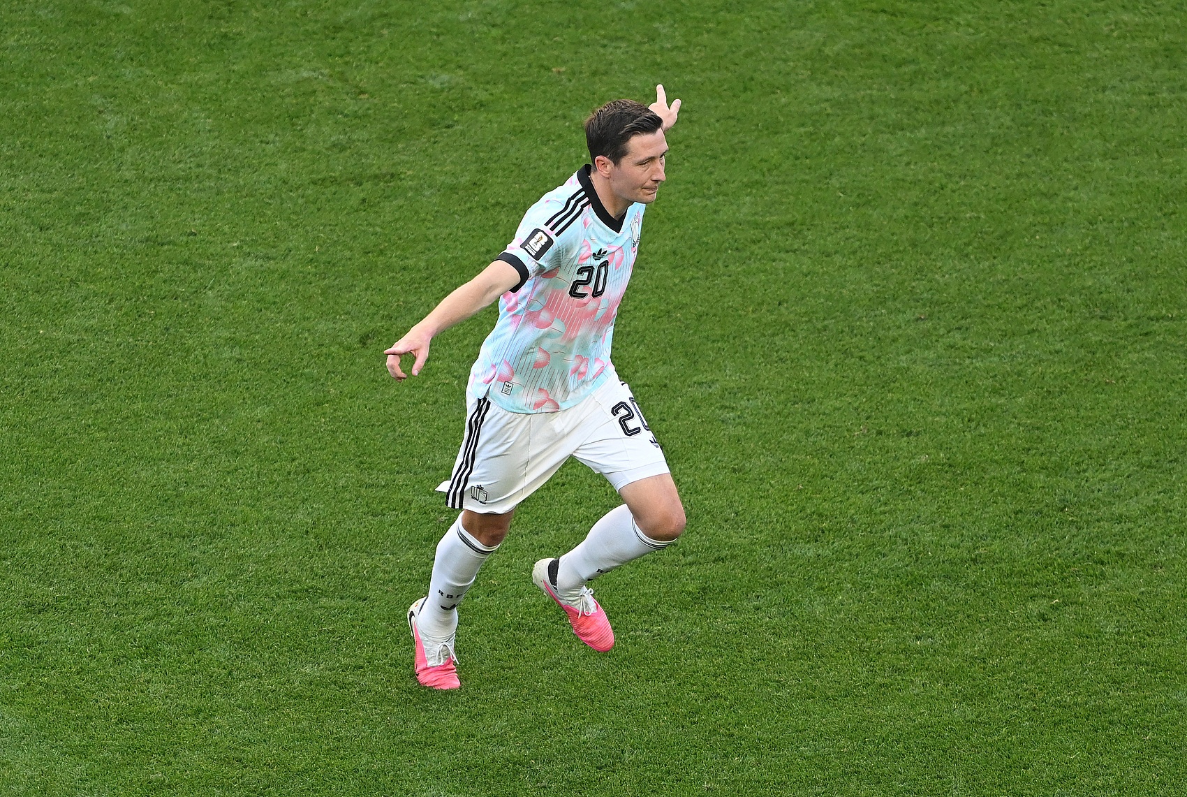比利时4-1大胜美国，范纳肯：红牌事件未干扰，胜利应得