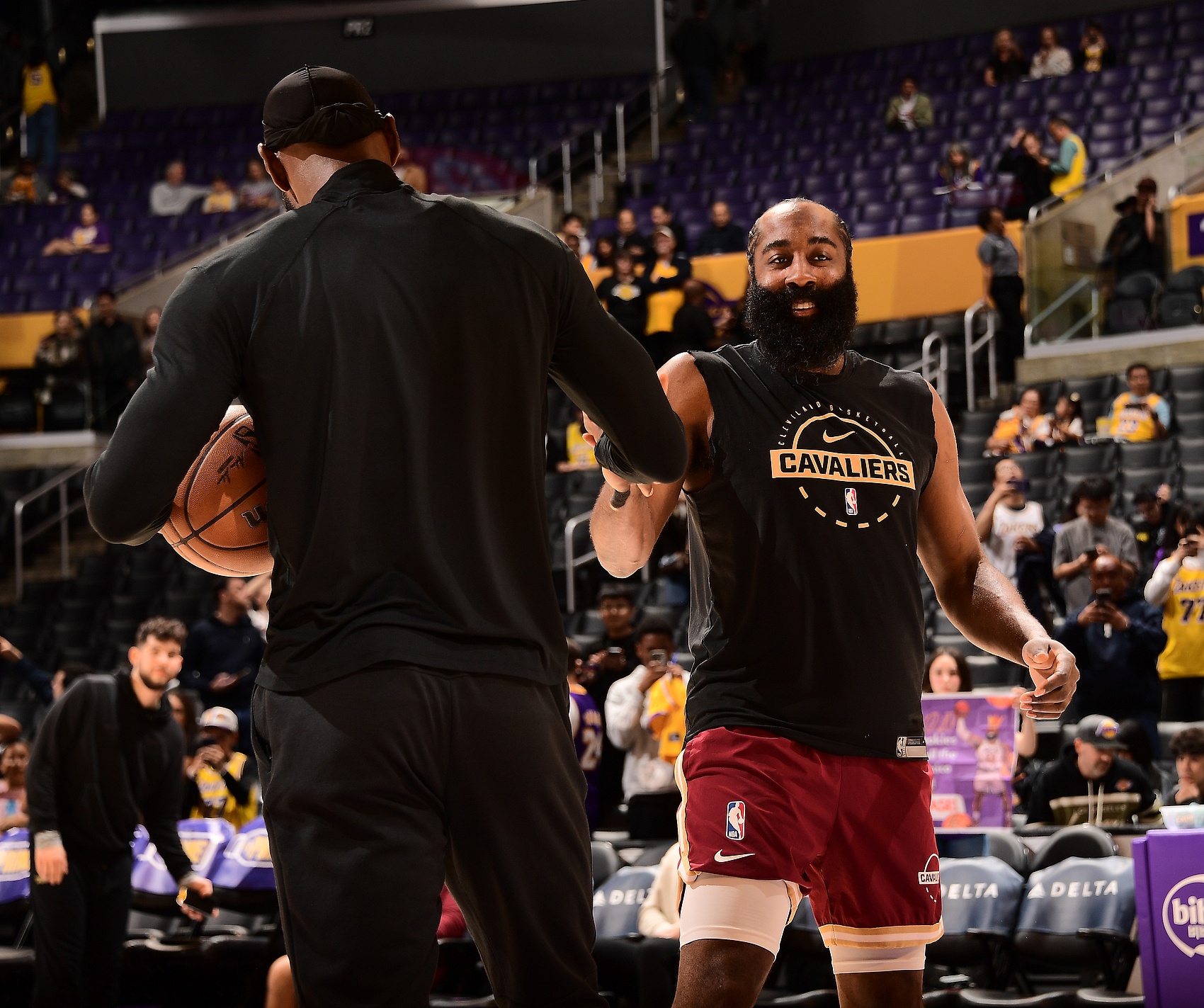 Windhorst:哈登愿签三年降薪合同,助骑士腾空间低价签詹姆斯 Windhorst:哈登愿签三年降薪合同,助骑士腾空间低价签詹姆斯