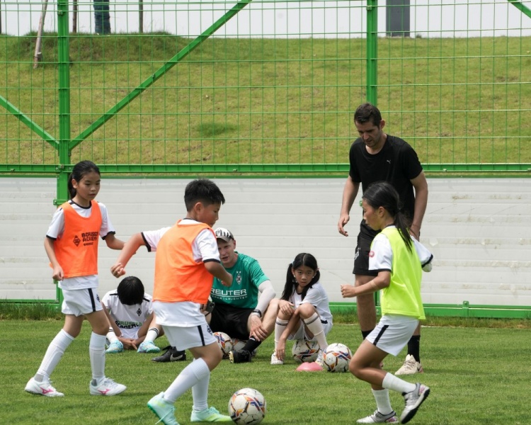 门兴学院上海联合南通支云青训暑期夏令营开营，德式体系落地长江体育公园