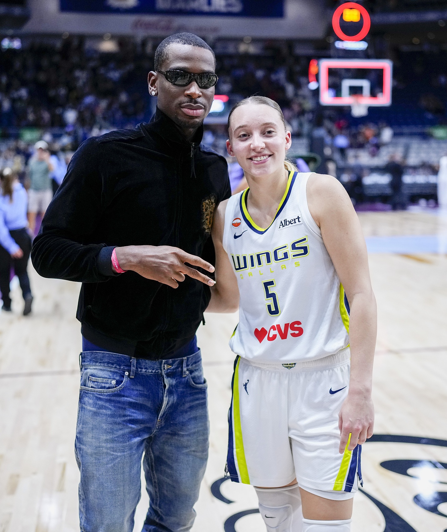 新发型亮相WNBA，亚历山大见证节奏主场76-89负飞翼