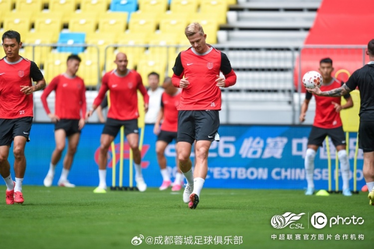 阿洛伊西:蓉渝德比压力下,蓉城全队已做足硬仗准备 阿洛伊西:蓉渝德比压力下,蓉城全队已做足硬仗准备