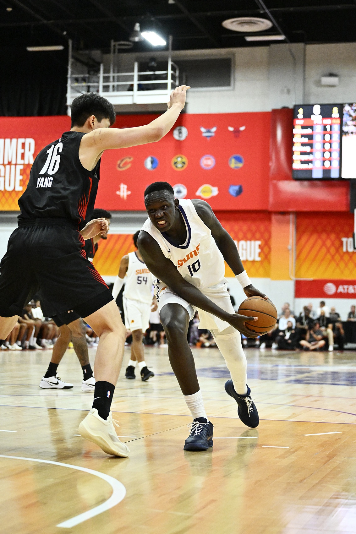 杨瀚森夏联12+9+4,三分投射成亮点 杨瀚森夏联12+9+4,三分投射成亮点