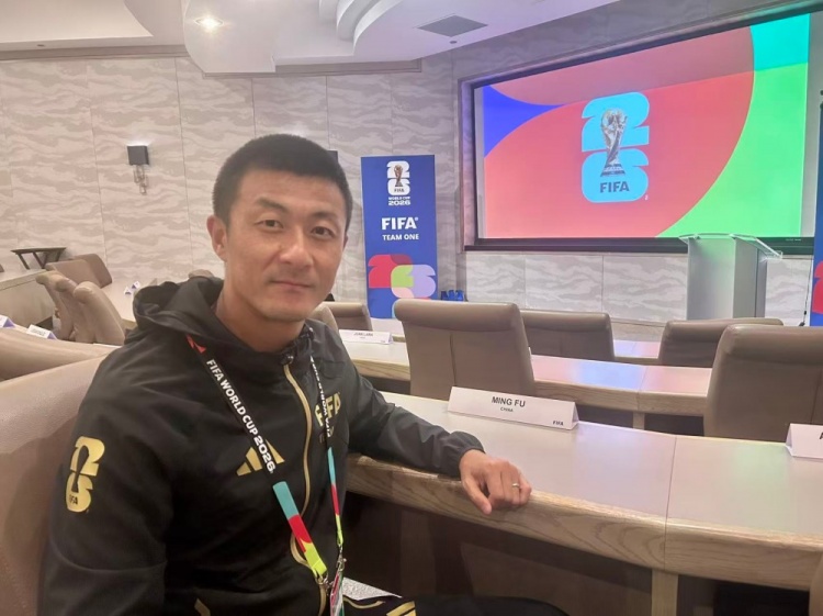 傅明7场世界杯执法全岗覆盖 1/16决赛成中国裁判淘汰赛首秀 傅明7场世界杯执法全岗覆盖 1/16决赛成中国裁判淘汰赛首秀