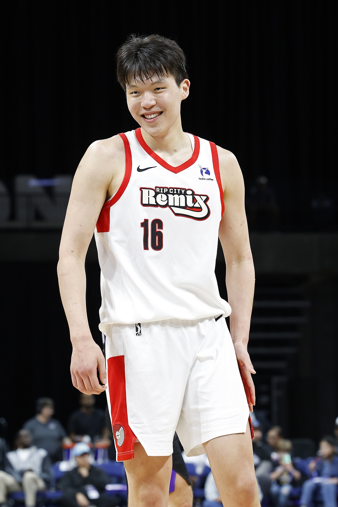 杨瀚森英语能力进阶:去年11月起录像会议无需翻译 杨瀚森英语能力进阶:去年11月起录像会议无需翻译