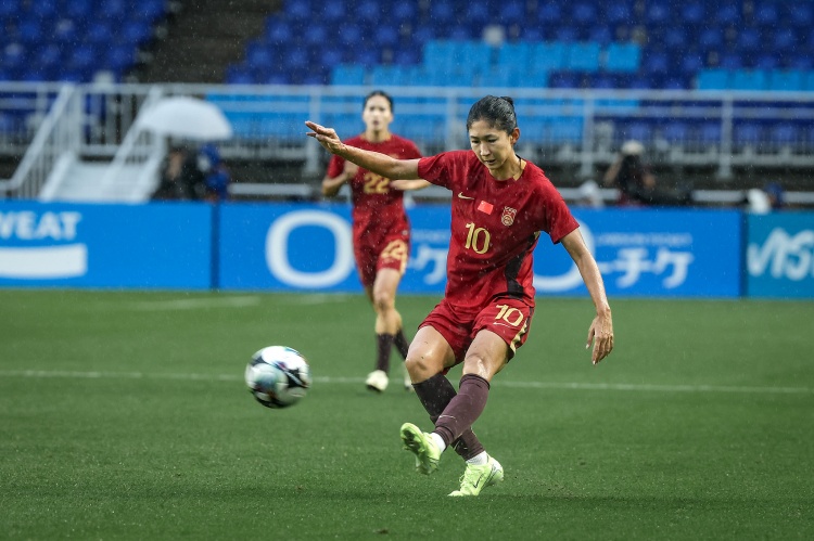 王妍雯结束两年法甲留洋,回归北京女足穿10号 王妍雯结束两年法甲留洋,回归北京女足穿10号