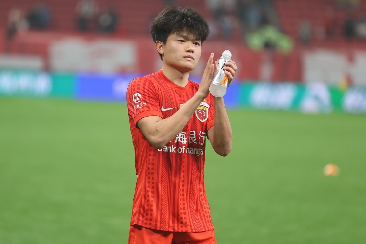 海港四将身背三黄,京滇战染黄将自动停赛无缘上海德比