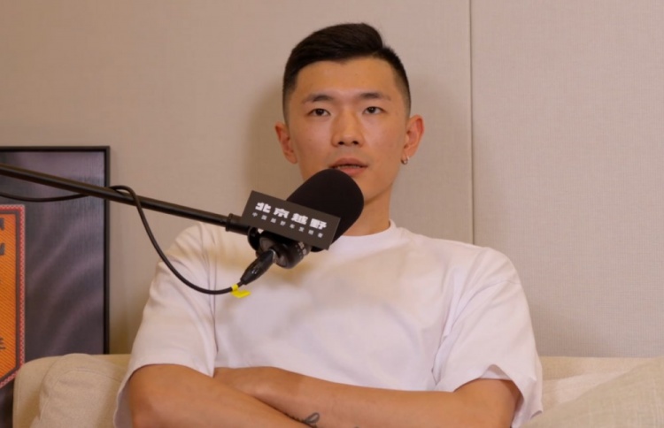陈林坚回忆童年：货车司机父亲、裁缝母亲，插秧拔花生种地瓜全干过