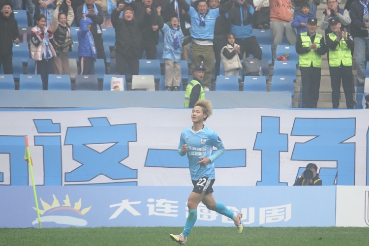 毛伟杰百场里程碑,大连英博3-1击退山东泰山 毛伟杰百场里程碑,大连英博3-1击退山东泰山