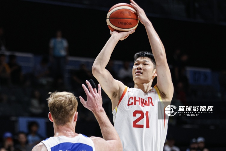 FIBA团结杯开打前中国男篮12人名单出炉 胡金秋崔永熙领衔 FIBA团结杯开打前中国男篮12人名单出炉 胡金秋崔永熙领衔