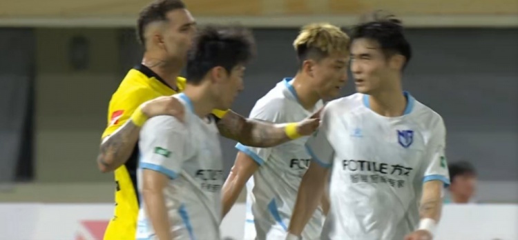 半场0-0!王昊斌错失单刀 莱昂纳多侧钩被扑 广州豹客场闷平宁波 半场0-0!王昊斌错失单刀 莱昂纳多侧钩被扑 广州豹客场闷平宁波