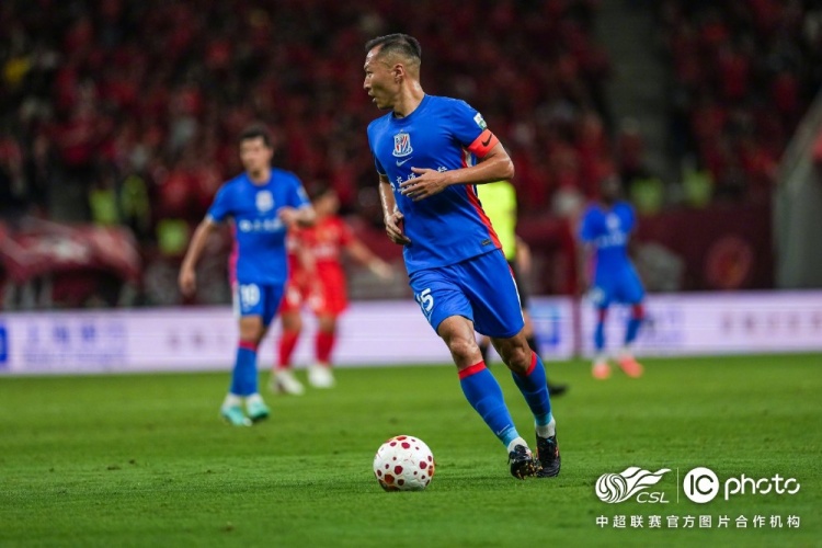 莱昂纳多李新翔破门 上海海港2-0赢德比 莱昂纳多李新翔破门 上海海港2-0赢德比