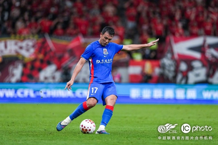 莱昂纳多李新翔破门 上海海港2-0赢德比 莱昂纳多李新翔破门 上海海港2-0赢德比