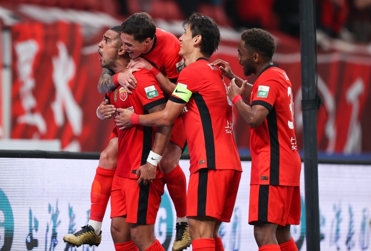 海港2-0终结七年德比主场不胜 罚分保级战积19分反超申花
