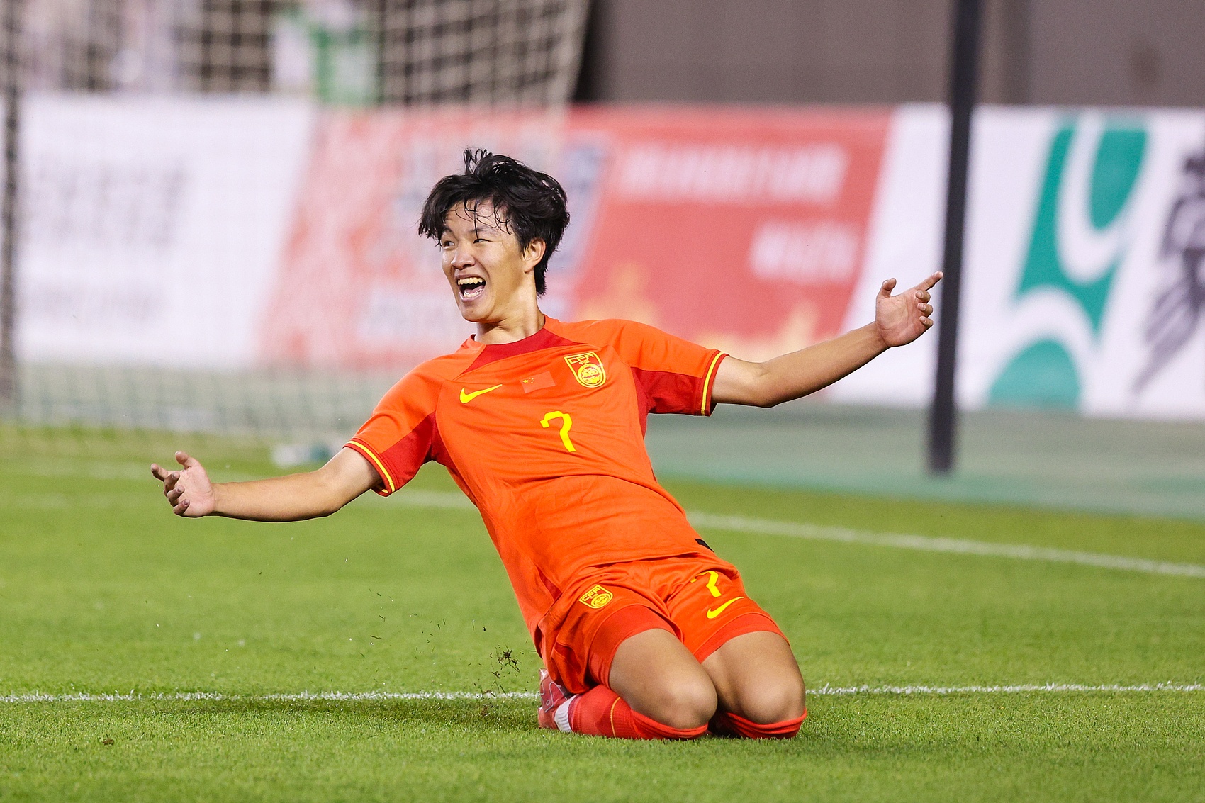 U17国足明日之星对手确认:阿森纳勒沃库森在列,袁博涵未入选但获浮嶋敏重视