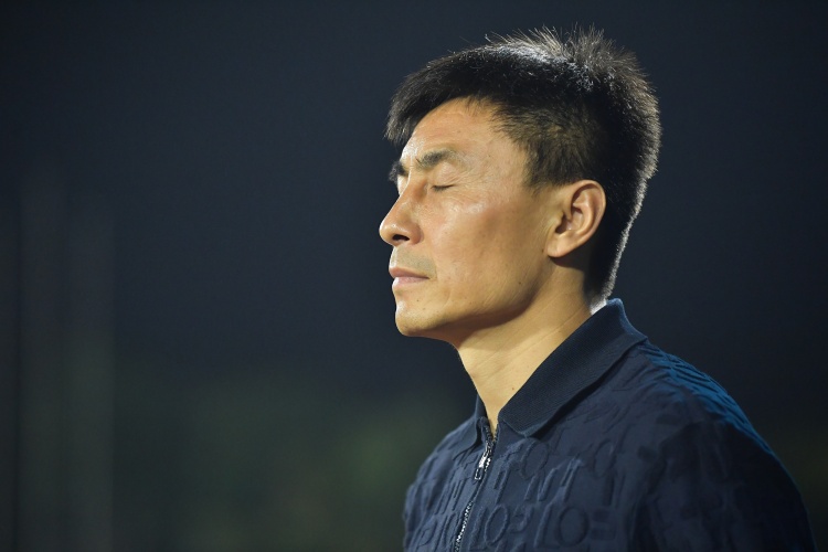 宁波1-2广州豹,李玮锋:年轻球队总要付出代价 宁波1-2广州豹,李玮锋:年轻球队总要付出代价