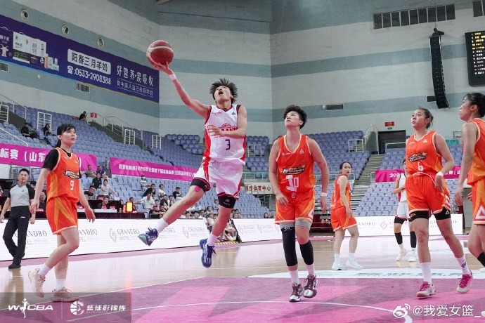 从零胜到46分大胜 江西女篮阵容迭代初显锋芒 从零胜到46分大胜 江西女篮阵容迭代初显锋芒