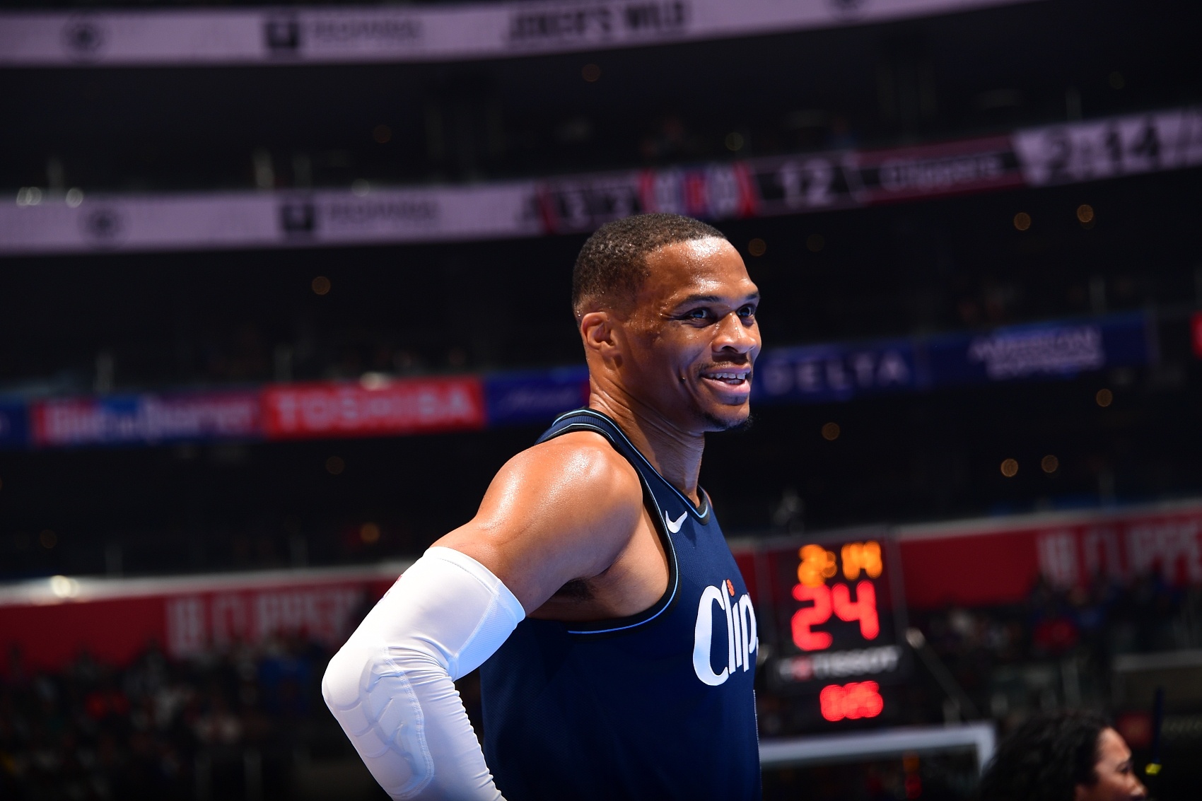 威少宣布退役：1次MVP+2得分王，18年生涯7队无冠
