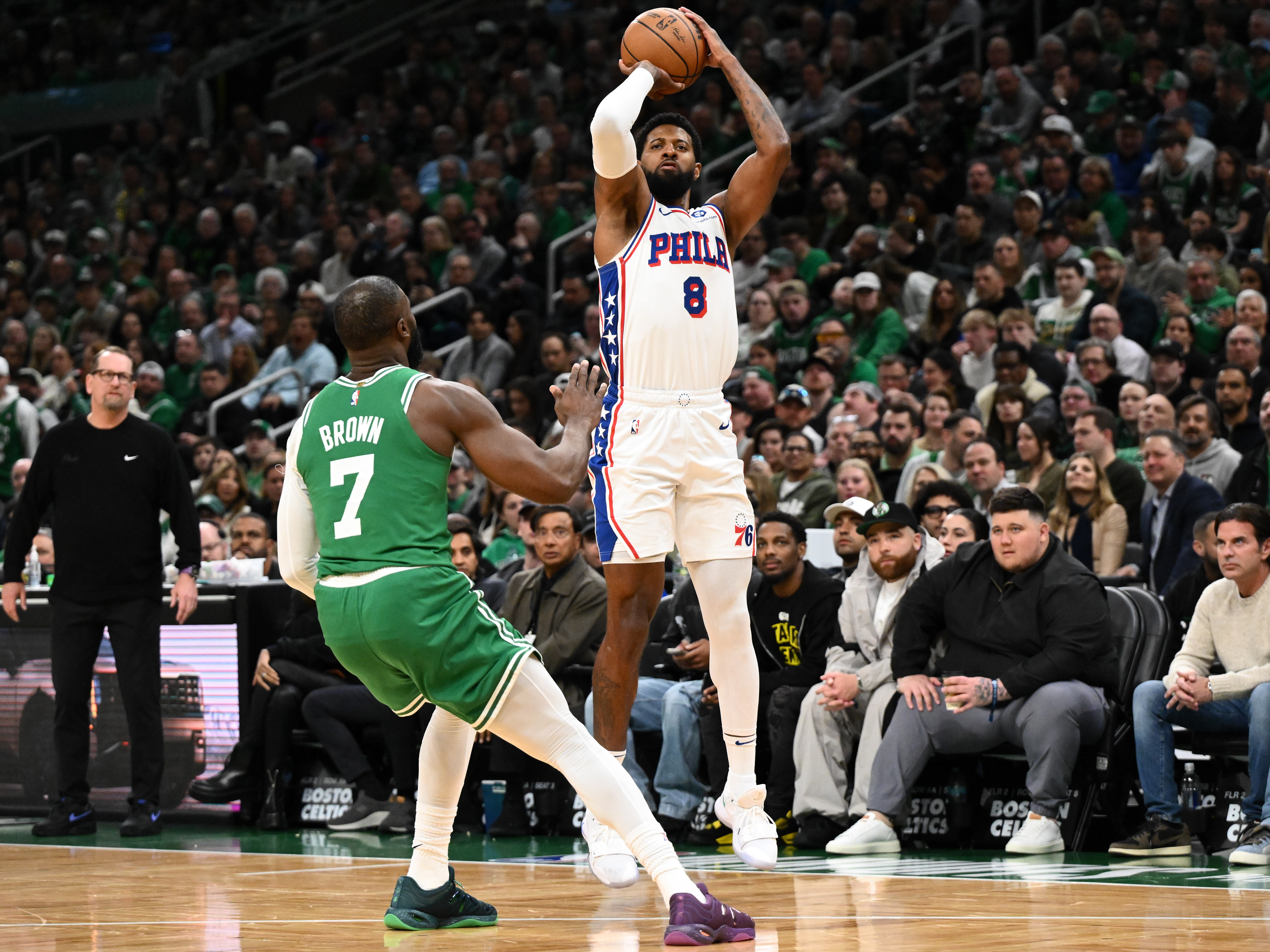 10届球员生涯三分榜:乔治2449记断档领跑 10届球员生涯三分榜:乔治2449记断档领跑