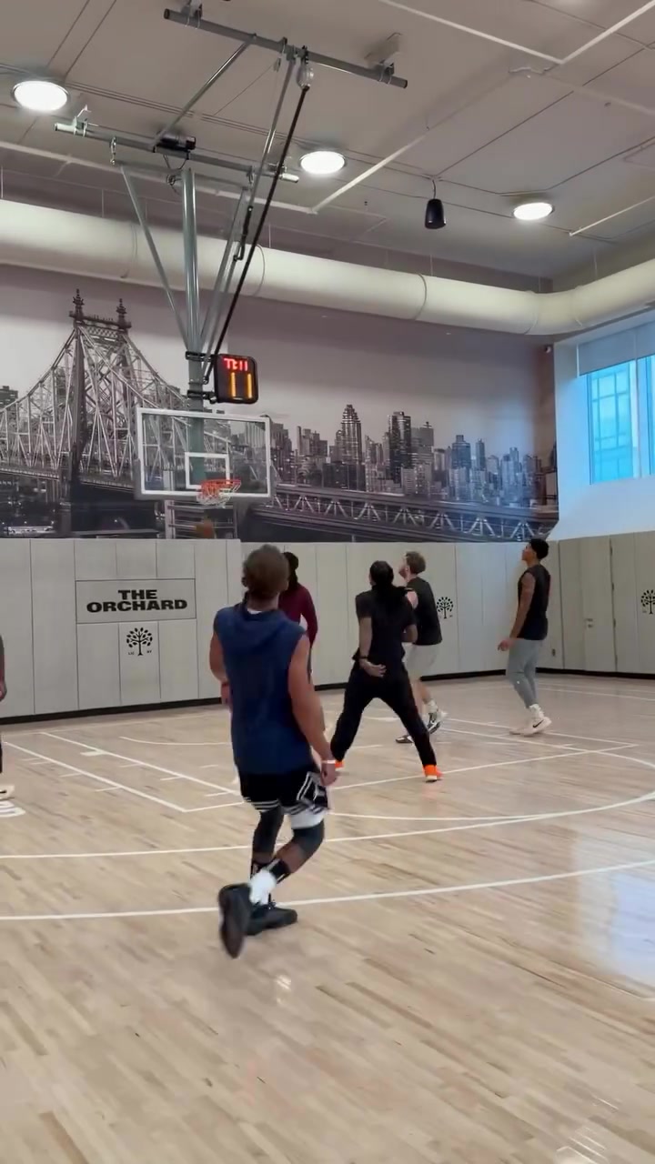 纽约市长!训练师晒特雷·杨在纽约参加训练赛集锦